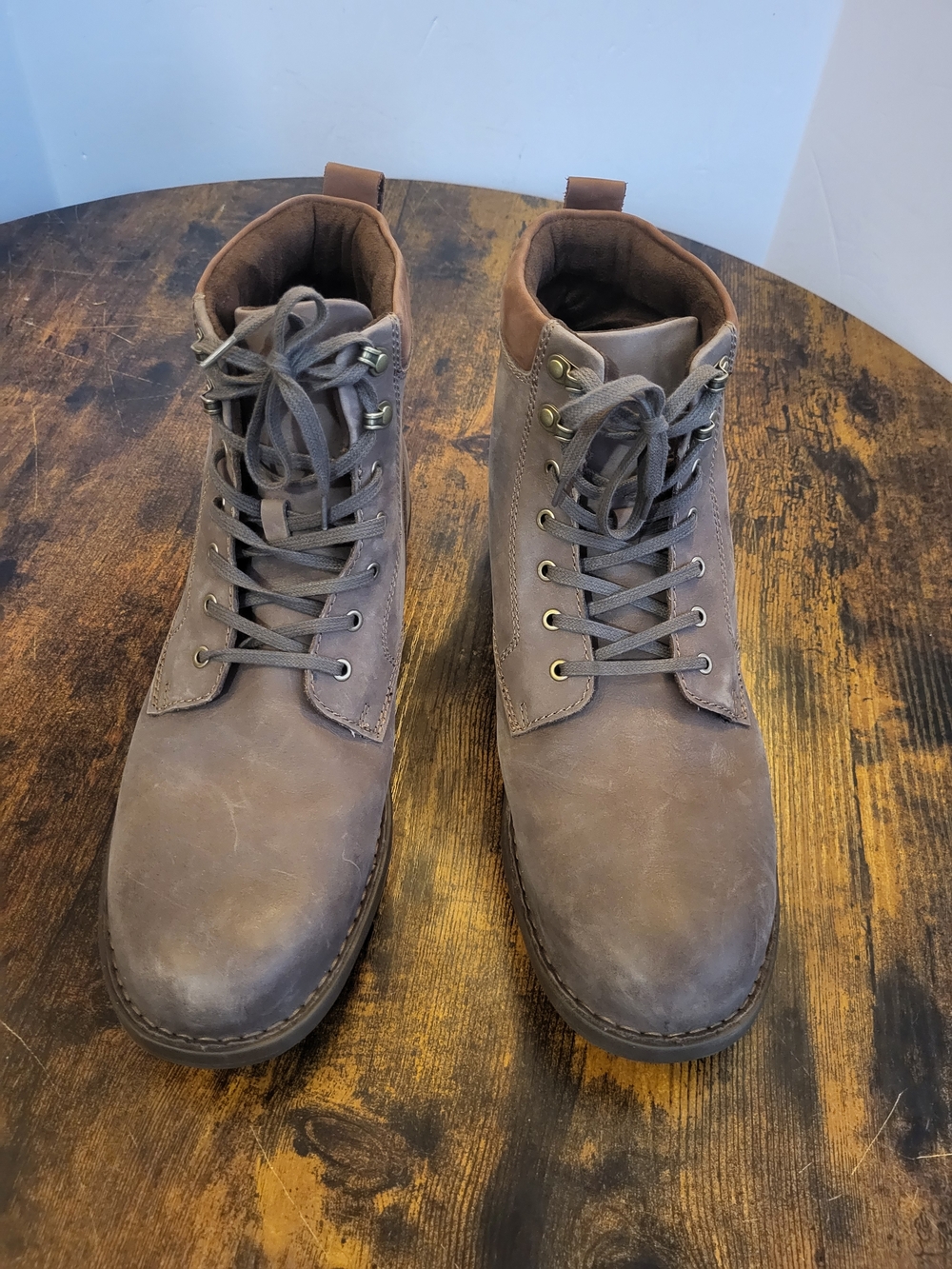 Born Sean  Men's Taupe Lace-up Ankle Boots Size 12M Chukka